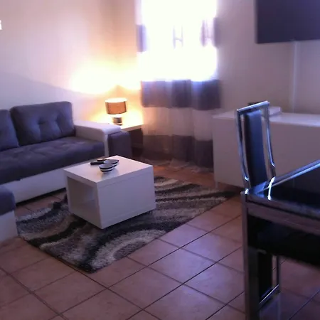 Joli Meuble Dans Le Panier Apartment *
